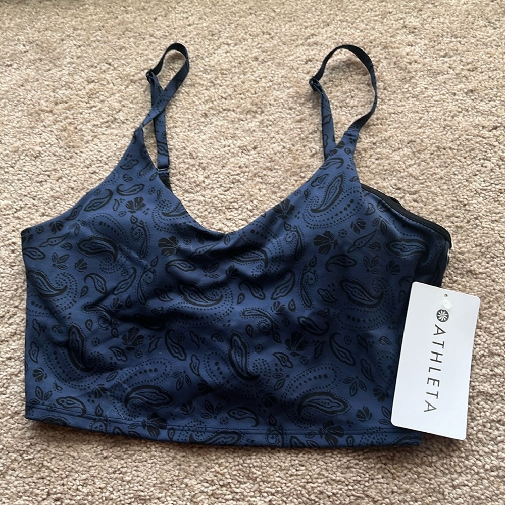 Athleta elation v neck crop; size small